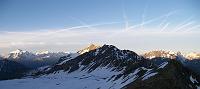 Photo 042 Panorama du Mt Pourri à l'Aiguille du Grand Fond.
Au 1er plan, dans l'ombre: les Grandes Aiguilles.